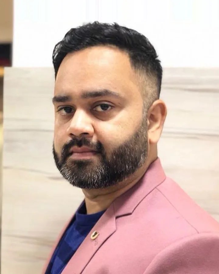 Niket Bhatt, Founder & Managing Director